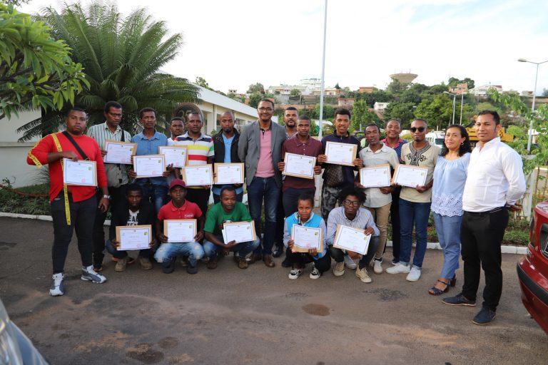 ELECTRICITE de BATIMENT
Association FIZANAKARA